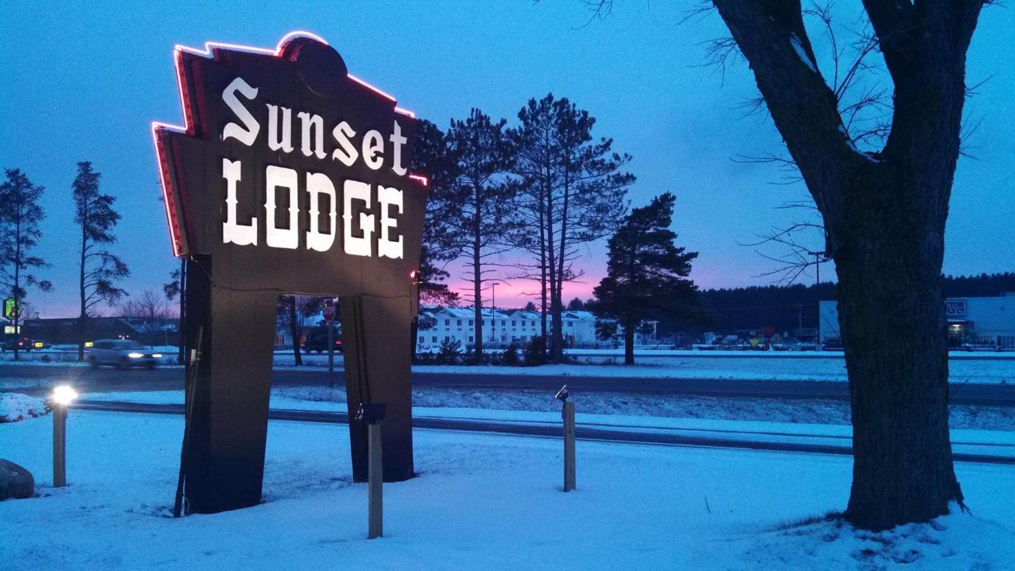 Sunset Lodge Escanaba Exterior photo