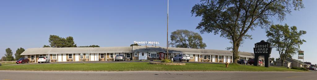 Sunset Lodge Escanaba Exterior photo