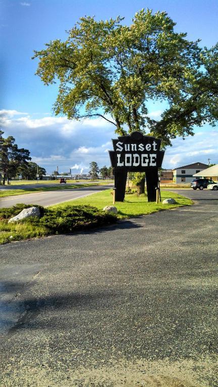 Sunset Lodge Escanaba Exterior photo