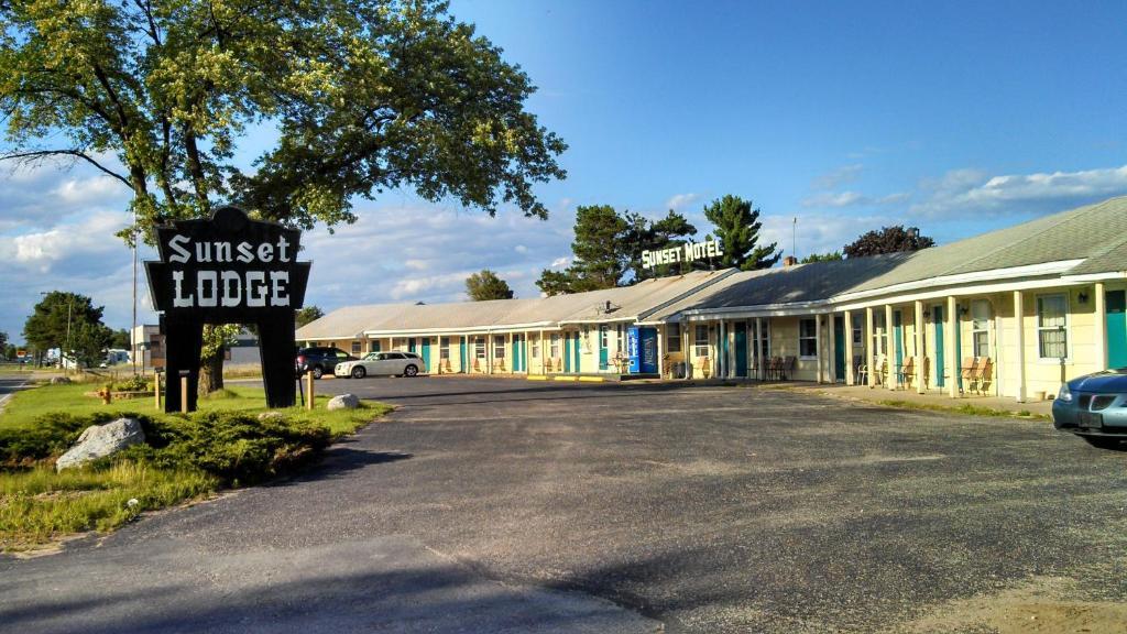 Sunset Lodge Escanaba Exterior photo