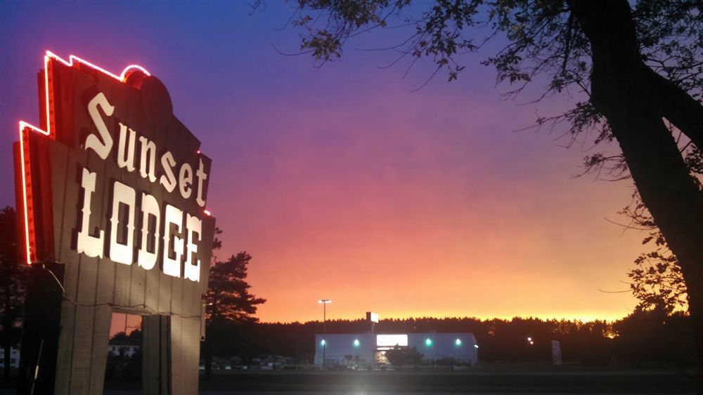 Sunset Lodge Escanaba Exterior photo